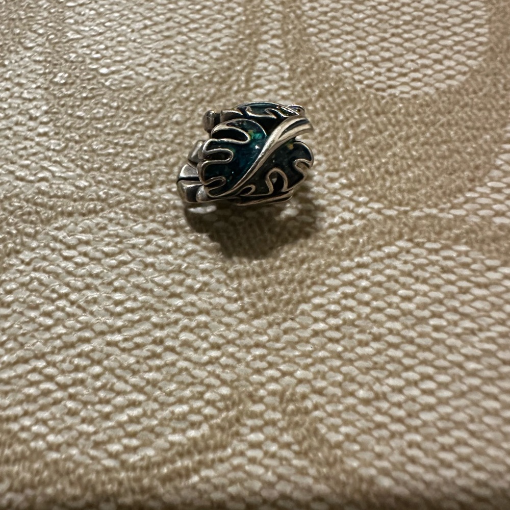 Pandora Green Monstera Leaves Charm